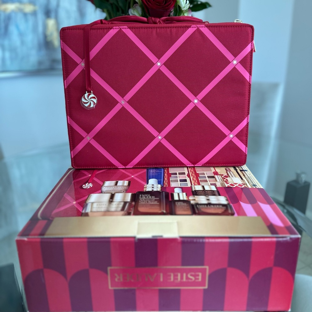 Estée Lauder Travel Case
